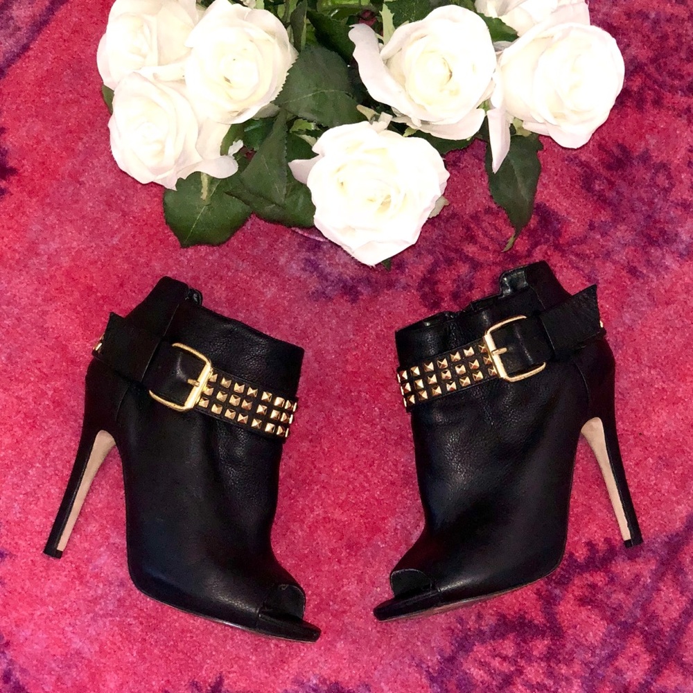 DV DOLCE VITA PEEP TOE ANKLE BOOTIES W/GOLD STUDS